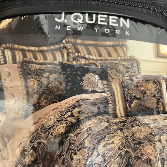 J. Queen New York European Sham Set Macy's NWT Gold Black lot of 2 Paisley - Picture 5 of 6